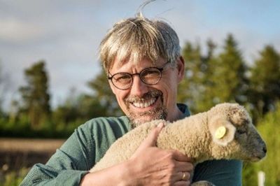 Er ulven farlig for andre end får og lam? Erik Poulsen har i en årrække beskæftiget sig med ulve i Danmark, og nu kommer han til Ikast for at holde foredrag og besvare spørgsmål. Foto: Privatfoto