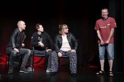 Der er stjerneglimt i den nye Herning-revy, skriver anmelderen. Foto: Flemming Hansen