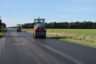 Hodsagervej har været afspærret, mens der er blevet arbejdet med klimaasfalten. Foto: Henrik Lind Jørgensen