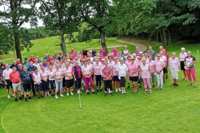 Knap 100 kvinder og mænd deltog i den afsluttende turnering i Pink Cup, som på grund af corona har været noget anderledes i år. Foto: Privatfoto