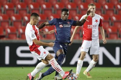 Sory Kaba (i.m.) i aktion i tirsdagens udekamp mod Slavia Prag. Foto: Ritzau Scanpix
