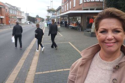 Bychef Annette Hindkjær må konstatere, at coronaen satte sine begrænsninger for lørdagens pop op-gågade. foto: Jesper Wind