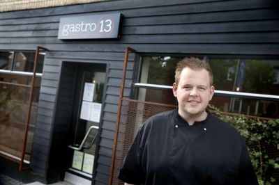 Gastro 13 har lige nu 10 fuldtidsansatte samt 40 ansatte, som bliver hentet ind ved arrangementer og lignende. Foto: Flemming Hansen