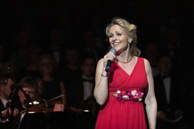 En af de medvirkende i »Opera på stranden« er sopranen Susanne Elmark, der senest gjorde en flot figur, da Herning Opera Festival fandt sted i august. Foto: Martin Ballund