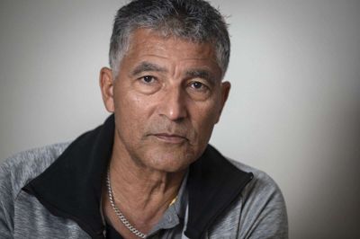 Norbert Andersen kan ikke huske noget som helst fra årene, inden han som tre-årig blev adopteret til Danmark. - Men jeg har altid haft et billede af en trappe i hovedet, og da jeg besøgte børnehjemmet som voksen, så var der sådan en trappe dér, fortæller han. Foto: Martin Ballund