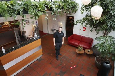 Hotel Dalgas med Asger Månsson i førertrøjen er gået ind i samarbejdet om cykelturismen med andre hoteller. Foto: Tom Laursen