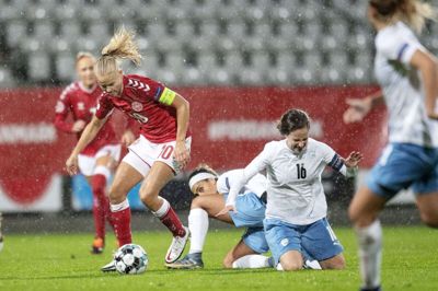 I onsdags vandt Danmark med 4-0 over Israel på Viborg Stadion. Pernille Harder scorede to gange i begyndelsen af anden halvleg. Siden lavede Israel selvmål, før Stine Pedersen lukkede og slukkede med 4-0-målet. Foto: Bo Amstrup/Ritzau Scanpix