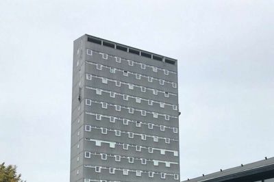 Bo Stief (th) har haft en gruppe unge musikere på intens øvelejr på den gamle højskole. Foto: Privatfoto