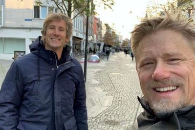 Edwin van der Sar og Peter Schmeichel stødte ind i hinanden i Herning: Foto: Twitter