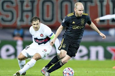 Davy Klaassen kom på banen til anden halvleg efter få timer i landet. Han bidrog markant til at skabe ro på bolden i det hollandske spil. Foto: Henning Bagger/Ritzau Scampix