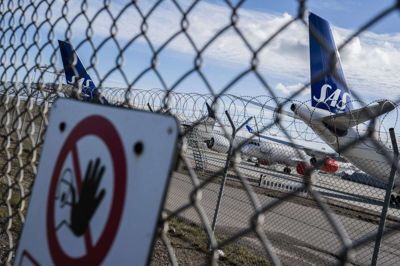 De sidste to gule pletter på verdenskortet - regionerne Västerbotten og Västernorrland i Sverige - farves orange i opdaterede retningslinjer fra Udenrigministeriet. Dermed fraråder Danmark rejser til hele verden. (Arkivfoto). Martin Sylvest/Ritzau Scanpix