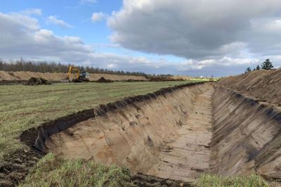 Nedgravningerne sker i første omgang på militære områder i Karup og Holstebro. Men det kan blive nødvendigt at grave yderligere huller på sigt. Foto: Forsvarskommandoen