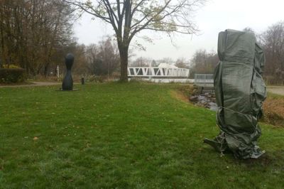 Videbæk Lystanlæg vil vokse med endnu en skulptur, som afsløres i morgen, lørdag. Foto: Jesper Wind