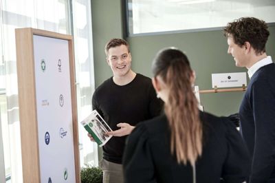 Rasmus Stærk Just, der er CSR-koordinator hos JBS, tror, at fremtiden nærmest kun byder på bæredygtige produkter. Foto: PR-Foto