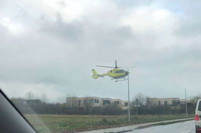 Lægehelikopteren letter fra Lundvej og flyver mod Skejby. Foto: Jonas Rødkjær Møller