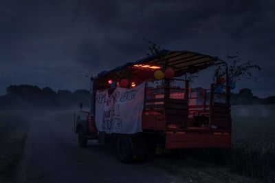 Equinox-serien handler om en hel gymnasieklasse, der forsvandt, mens de var på tur i en studentervogn. Serien udspringer af den anmelderroste podcast Equinox 1985, der strøg til tops på iTunes’ podcast-hitliste. Podcasten er lavet af Tea Lindeburg, der også er medskaber af Netflix-serien. Foto: PR-foto
