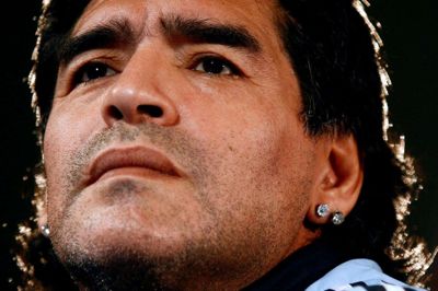 Diego Maradona blev for nylig opereret for væske i hjernen. I går døde han af et hjertestop. Foto: Ritzau Scanpix
