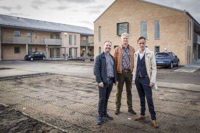 Grundlæggeren af X-Company, Henrik Sandgaard (t.h.), står sammen med partner og CFO i tekstilvirksomheden Jens Lundgaard (i midten) bag etableringen af Marienlundsparken - her sammen med Søren Merrild Kirkegaard (t.v.), EDC i Ikast. FOTO: Privatfoto