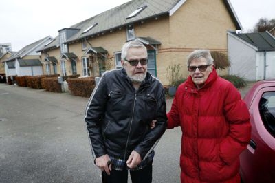Ægteparret Rie og Poul Humle mener, at Ejendomsselskabet Midtjylland har sendt dem en alt for stor regning for istandsættelse efter at være flyttet fra deres gamle lejlighed på Lindgårdsvej. Samlet lyder flytteregningen på 147.456,59 kroner. FOto: Flemming Hansen