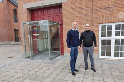Per Klitte (t.v.) og Jesper Kristiansen leder Eseebase A/S, der sørger for, at kunderne - de almene boligselskaber - får adgang til al information om deres bygninger på en digital platform. foto: Jakob Munk Schmidt