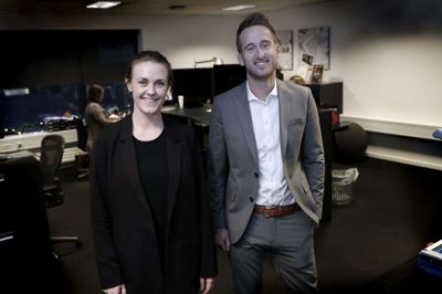 Thomas Hahn-Petersen og Louise Stampe Pallesen kommer fra henholdsvis Odense og Ry, og de har begge planer om at flytte til lokalområdet i det nye år. Foto: Flemming Hansen