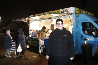 På blot et par måneder har Sandra Carey Allen fået så stor succes med sin »Farfars Foodtruck«, at hun har svært ved at følge med. Hun har nemlig også et pædagogstudie, som skal passes. Foto: Tom Laursen