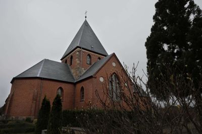 Går man med ønske om at komme i kirke juleaftensdag, er der stadig masser af ledige pladser. Sådan lyder meldingen hos flere af kirkerne i Ikast-Brande Kommune. I Bording Kirke er alle pladser i kirkerummet reserveret ved en enkelt af gudstjenesterne, men ellers meldes der også her om rigelig med pladser. Foto: Henrik Ole Jensen