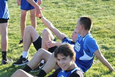 Mads Mathiesen er her til et cross-country-løb med sin skole, hvor man løber på græs og i skov i konkurrence med andre skoler. I Danmark gik Mads Mathiesen på først Gjellerupskolen og derefter Lindbjergskolen. Foto: Privatfoto