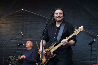 Troels Skjærbæk og Inside The Whale har god grund til at være i godt humør - efterspørgslen på hvalernes reunion fører nu til en ekstrakoncert. Foto: Flemming Hansen