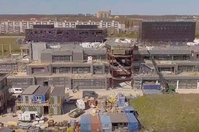 Byggeriet gik i stå i maj, da totalentreprenøren gik konkurs. Foto: PR-Foto