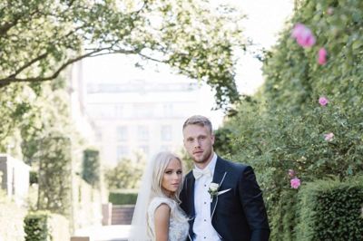 Nicolai Jørgensen blev i 2017 gift med Theresa Kofoed fra Herning i Vor Frue Kirke i København. Hun er datter af Charlotte og Niels Kofoed, har en dansk bachelor i innovation og entrepreneurship, har medvirket i TV-serien »Kærester med Landsholdet« på TV 2 Zulu og arbejder fra parrets bopæl i Rotterdam som blogger med godt 100.000 følgere på Instagram. Foto: Privatfoto
