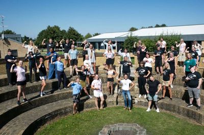 Mange af ambassadørerne i Boss Ladies troppede op, da der forrige sommer var træningslejr på Herningsholm Erhvervsskole. I denne uge besøger projektet Herning igen. Foto: PR-Foto