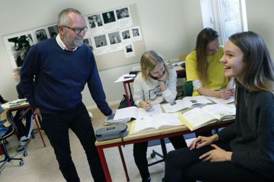 Peter Astorp - her fotograferet ved sin 60-års-fødselsdag i 2016 - stopper som skoleleder på Herning Friskole. Foto: Henrik Ole Jensen