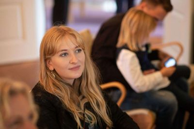 Sille Rasmussen studerer psykologi i Aarhus, og så har hun lige startet egen virksomhed. Foto: Privatfoto