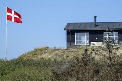 Ifølge Visitdenmark er der godt 40.000 sommerhuse at leje i Danmark, hvoraf de fleste ejes af privatpersoner. (Arkivfoto) John Randeris/Ritzau Scanpix