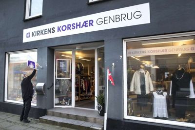Kirkens Korshær har flere lokale genbrugsbutikker. Blandt andet i Aulum. Foto: Tom Laursen