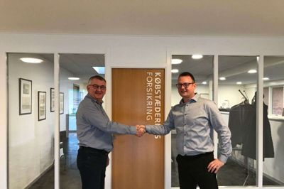 Anders Schjødt og Chris Olesen (t.h.) er to ud af de tre ansatte med fokus på de vestjyske kunder i Købstædernes Forsikring. Foto: PR-foto