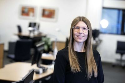 Janni Bjerg Mikkelsens bedste ferieminde er fra en Formel 1-tur til Silverstone-banen i England, hvor hun fik chancen for at møde nogle af kørerne. Foto: Tom Laursen