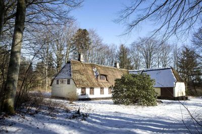 Det gamle husmandssted er ikke i god stand, men har en historisk bevaringsværdi, som har fået Herning Kommune til at afvise ønsket om nedrivning. Foto: Tom Laursen