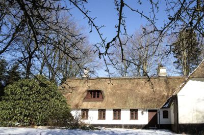 - Den faste kulturarv vil forsvinde, hvis man konsekvent bliver ved med at fjerne de gamle bygninger, siger Museum Midtjyllands samlingschef, Jesper Meyer Christensen, der gjorde indsigelse mod nedrivningen af Toftsminde. Foto: Tom Laursen