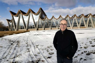 Jan Knudsen har gennem 36 år været synonym med Herning Svømmehal. På søndag har han officielt sidste arbejdsdag. Foto: Flemming Hansen