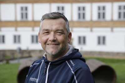 Forstander Kristian Grell på Brejninggaard Efterskole ved har indtil videre undgået, at lyntesten af skolens 140 elever har vist forkerte resultater. Foto: henrik Ole Jensen