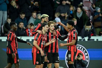 FC Midtjylland-spillerne jubler over en af Valdemar Byskovs to scoringer mod Vejle. Ulvene dominerede særligt i første halvleg på MCH Arena.
