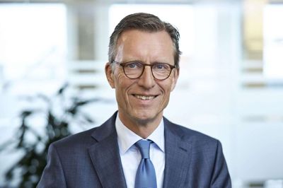 Kim Duus glæder sig som bestyrelsesformand i Vestjysk Bank over, at fusions-processen med Den Jyske Sparekasse kan køre videre som planlagt. Foto: PR-foto