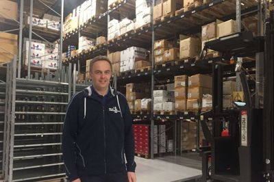 Tommy Søndergaard fra Spjald husker tydeligt den nat, hvor tre tyve var ved at fylde en varevogn med hvidevarer fra det hus, han var i færd med at bygge på Brejninggårdsvej, og hvor han endte med at forhindre tyvene i at slippe væk ved at sætte sin egen bil på tværs i indkørslen.