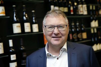 Tommy Jespersen har en fortid som direktør og medejer i Ikast-virksomheden KK Wind Solutions, der laver styresystemer til vindmøllebranchen. Siden 2019 har han været hovedaktionær i Excellent Wine. Foto: Flemming Hansen