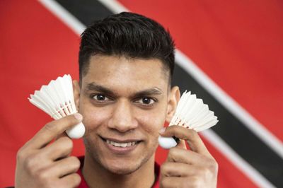 24-årige Naim Mohammed med sit hjemlands - Trinidad & Tobago - flag i baggrunden. I disse år opholder han sig i Ikast og jagter blandt andet drømmen om olympisk deltagelse. Foto: Tom Laursen
