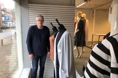 I november havde Harring Carlsen travlt med at flytte ind og få tingene på plads i sine nye lokaler på Bredgade 4 i Vildbjerg, men nu er han allerede flyttet ud igen. Foto: Henrik Lind Jørgensen