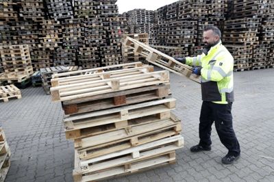 Alan Khateb har fået sit første faste arbejde i sin tid i Danmark. Det skyldes et samspil mellem flere aktører samt den 37-årige kurders egen positive indstilling. Foto: Flemming Hansen