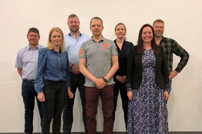 Den ny bestyrelse på Uhre Friskole. Det er fra venstre Martin Brandt Andersen, Signe Lauritzen, Ronnie Vindbjerg Pedersen, Tommy Sønderholm, Charlotte Brøchner, Puk Holm Schnedler og René Schau Larsen. Foto: Privatfoto